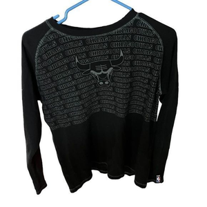 NBA‎ Chicago Bulls pullover sweater size medium